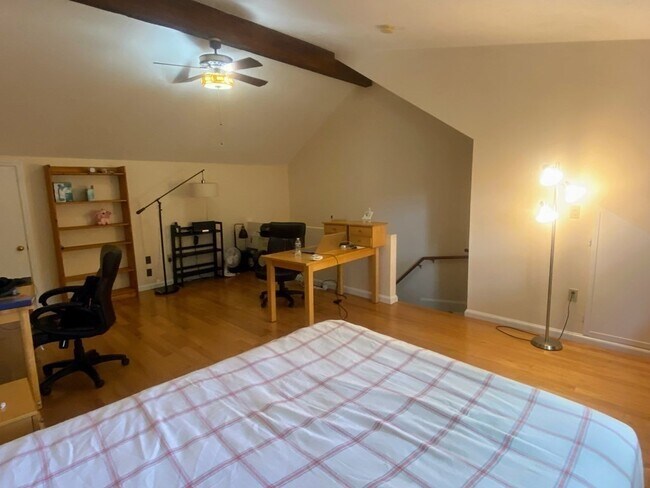 Building Photo - 224 Park St