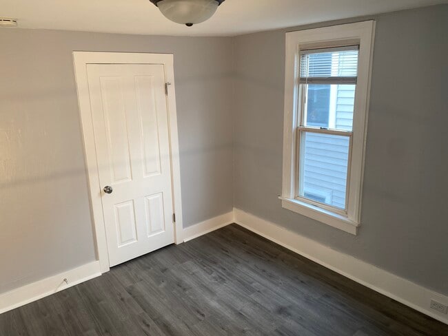 Building Photo - 834 4th St NW