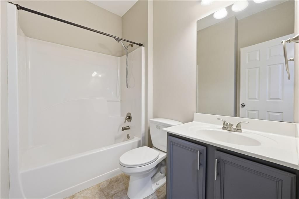 Building Photo - 1440 Waverly Glen Dr