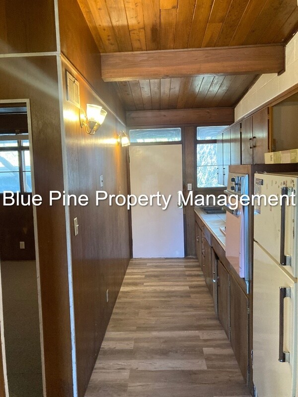 Building Photo - 390 W 14th St