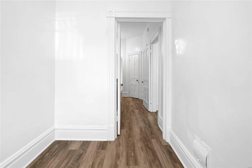 Building Photo - 3452 Alberta St