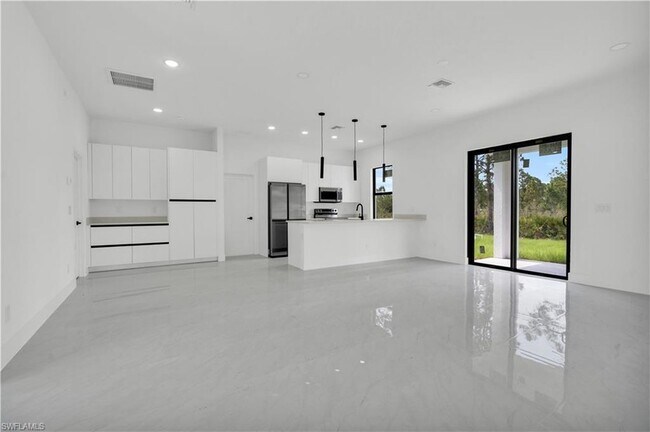 Building Photo - 2700 42nd St W