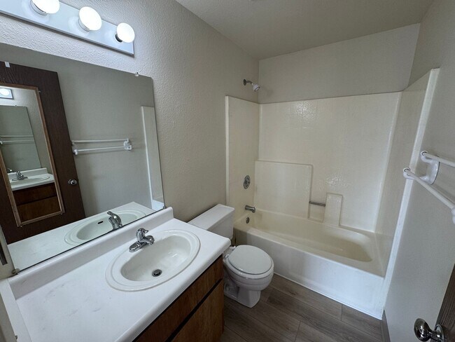 Building Photo - 1675 Round Mountain Cir