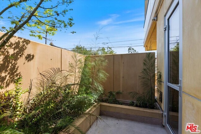 Building Photo - 2301 10th St