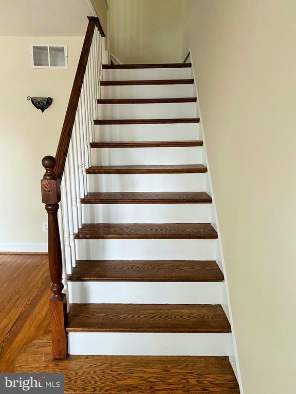 Building Photo - 115 Wesley Ave