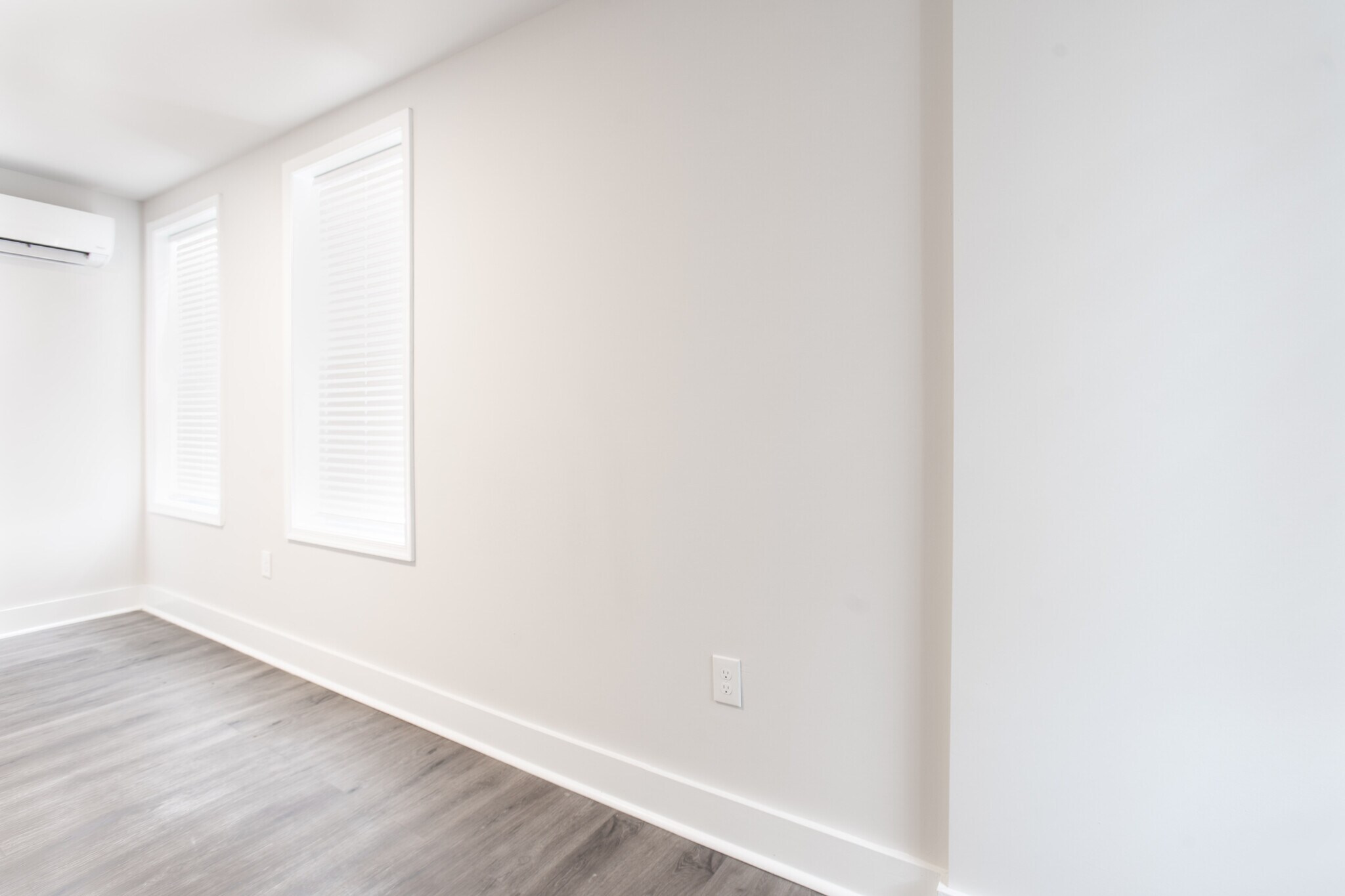 Building Photo - 951 E Locust Ave