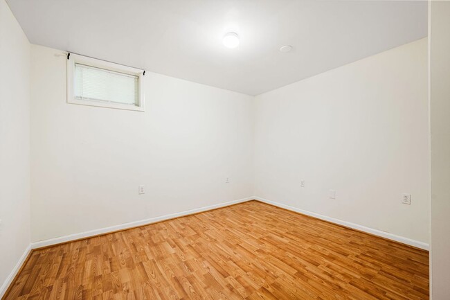 Building Photo - 11821 Sinclair Ln