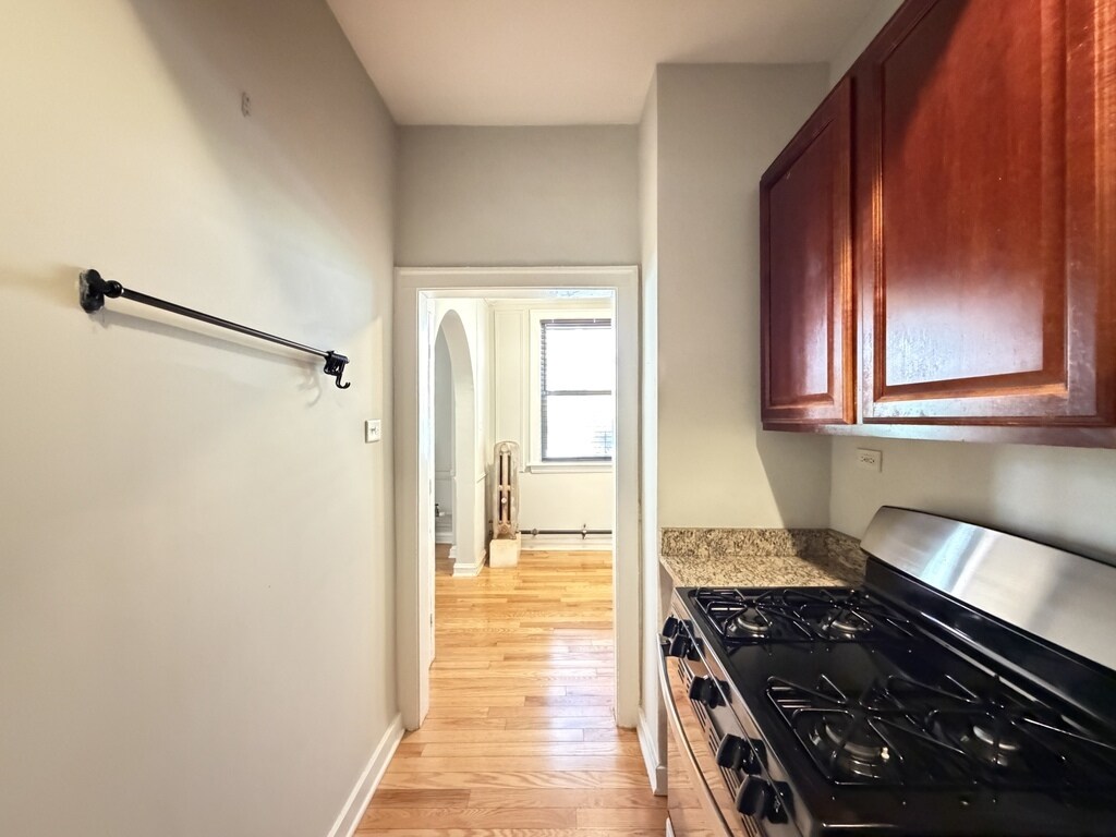 Building Photo - 525 W Surf