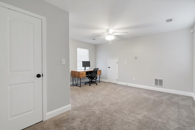 Building Photo - 385 Williford St