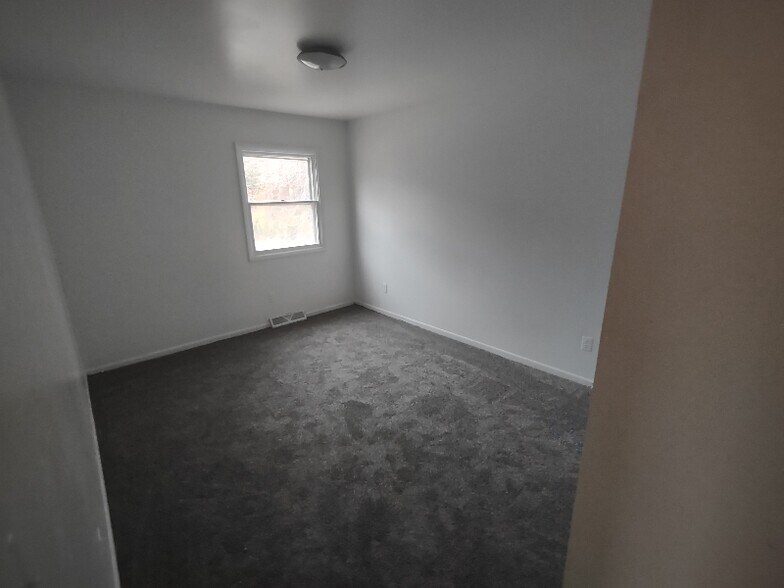 Building Photo - 1394 Carriage Hill Dr SE