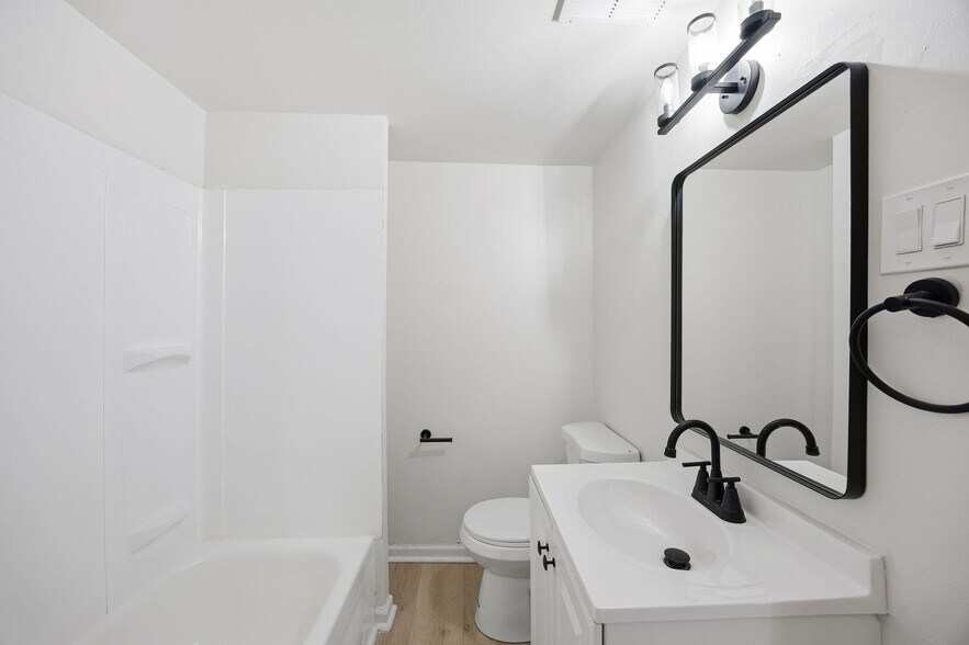 Building Photo - 141 Oneida St