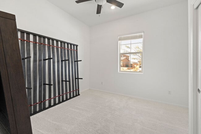 Building Photo - 17617 S Ridgerunner Dr