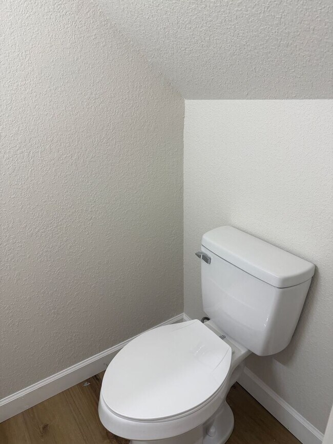 Building Photo - 321 Houghton St