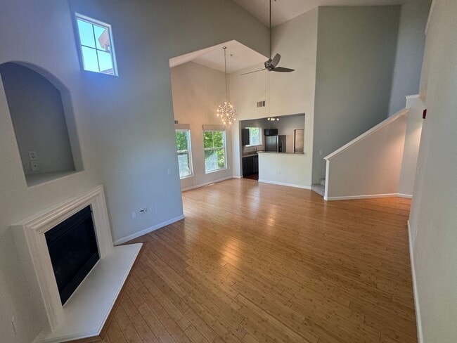 Building Photo - 2 bedroom | 2 bathroom | Upstairs loft | L...
