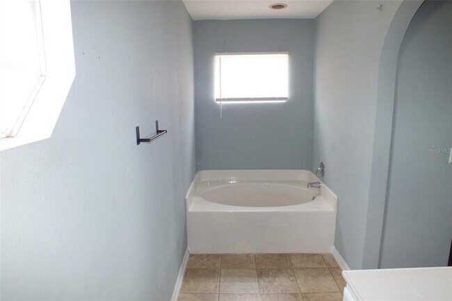 Building Photo - 437 Fish Hawk Dr