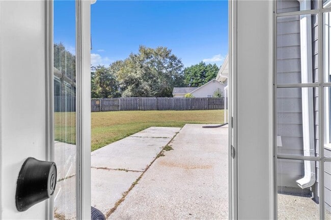 Building Photo - 250 Meadow View Dr
