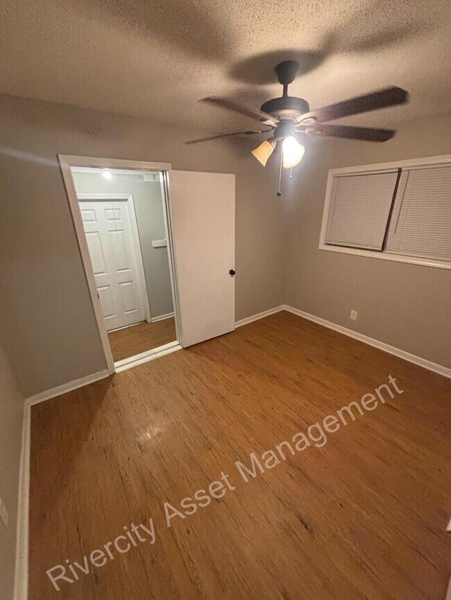 Building Photo - Cute 3 bedroom 1 bathroom home in Parkway Village Area!!! Section 8 Welcomed !!!