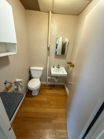 Building Photo - 2316 Broadway Ave