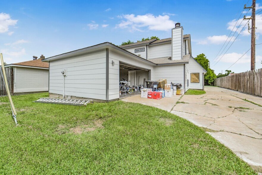 Building Photo - 4138 Club Valley Dr