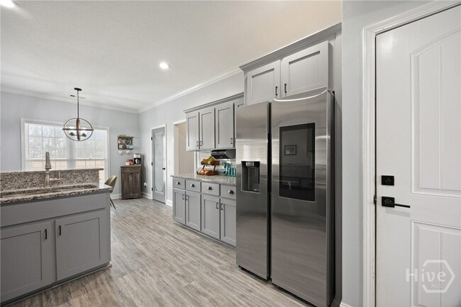 Building Photo - 440 Rivercrest Dr