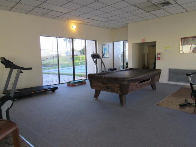 Building Photo - 2050 Oleander Blvd