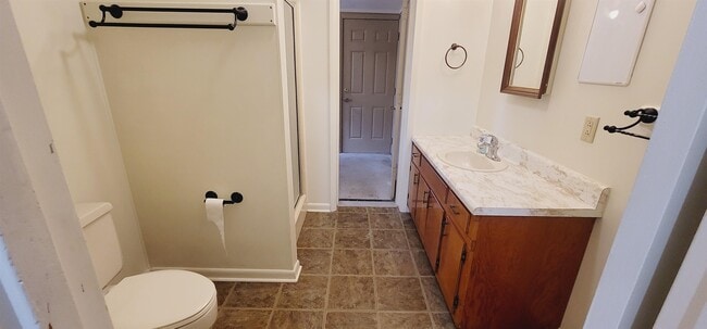 Building Photo - 11 Trails End Rd