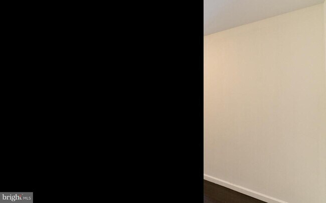 Building Photo - 305 N 41st St