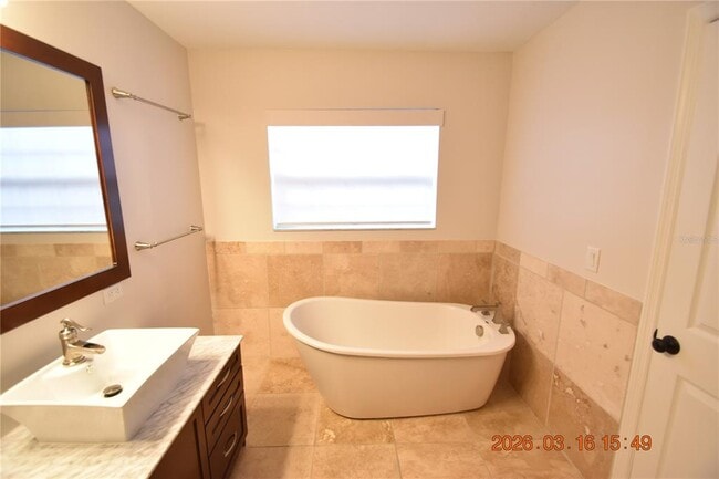 Building Photo - 571 Luzon Ave