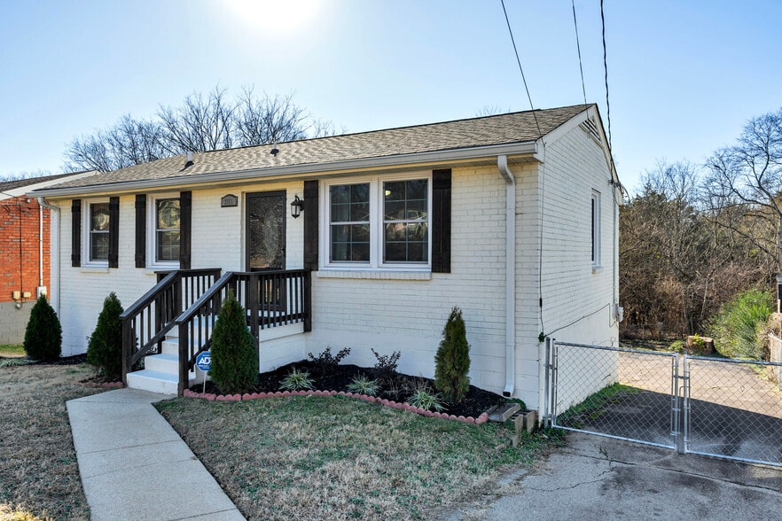 Building Photo - 3365 Hospital Ln