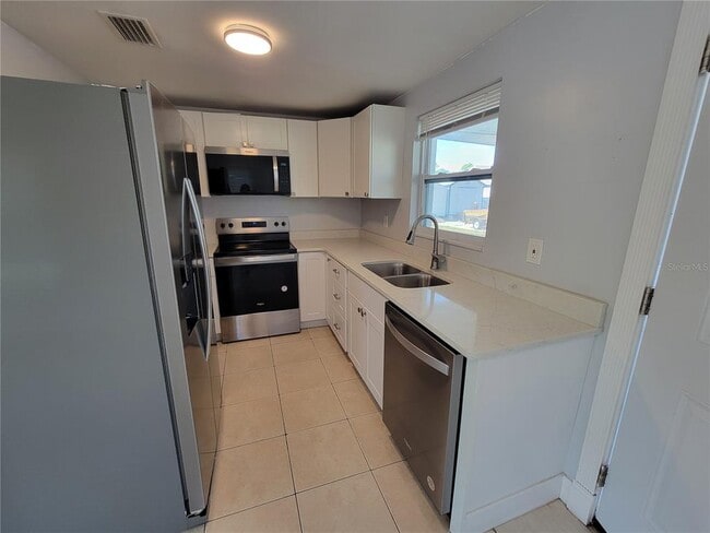 Building Photo - 3301 Ash St