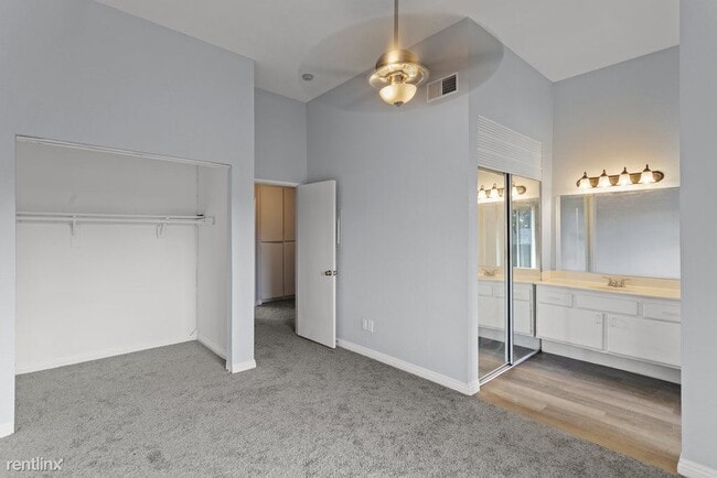 Building Photo - 2 br, 2.5 bath Townhome - 178 West Walnut ...