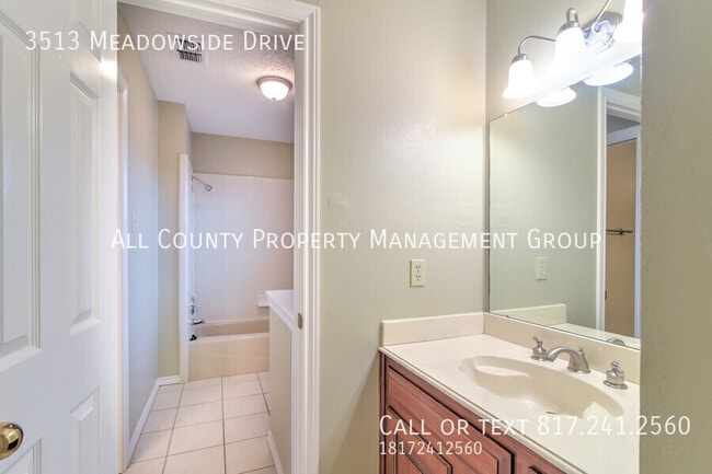 Building Photo - 3513 Meadowside Dr