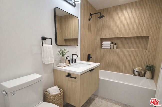 Building Photo - 6847 N Figueroa St