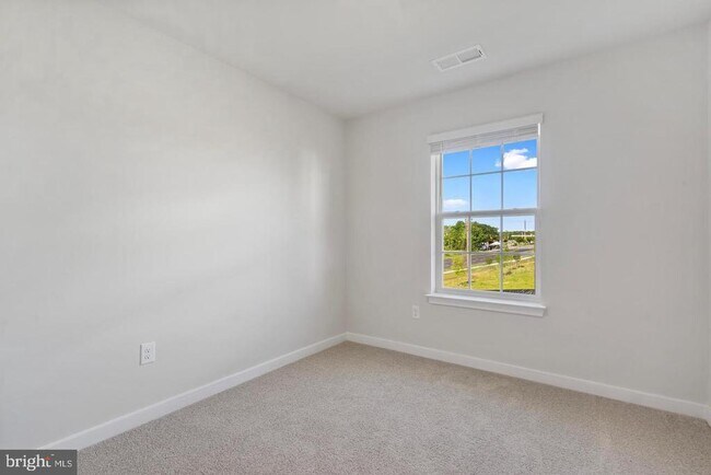 Building Photo - 16502 Green Glade Dr