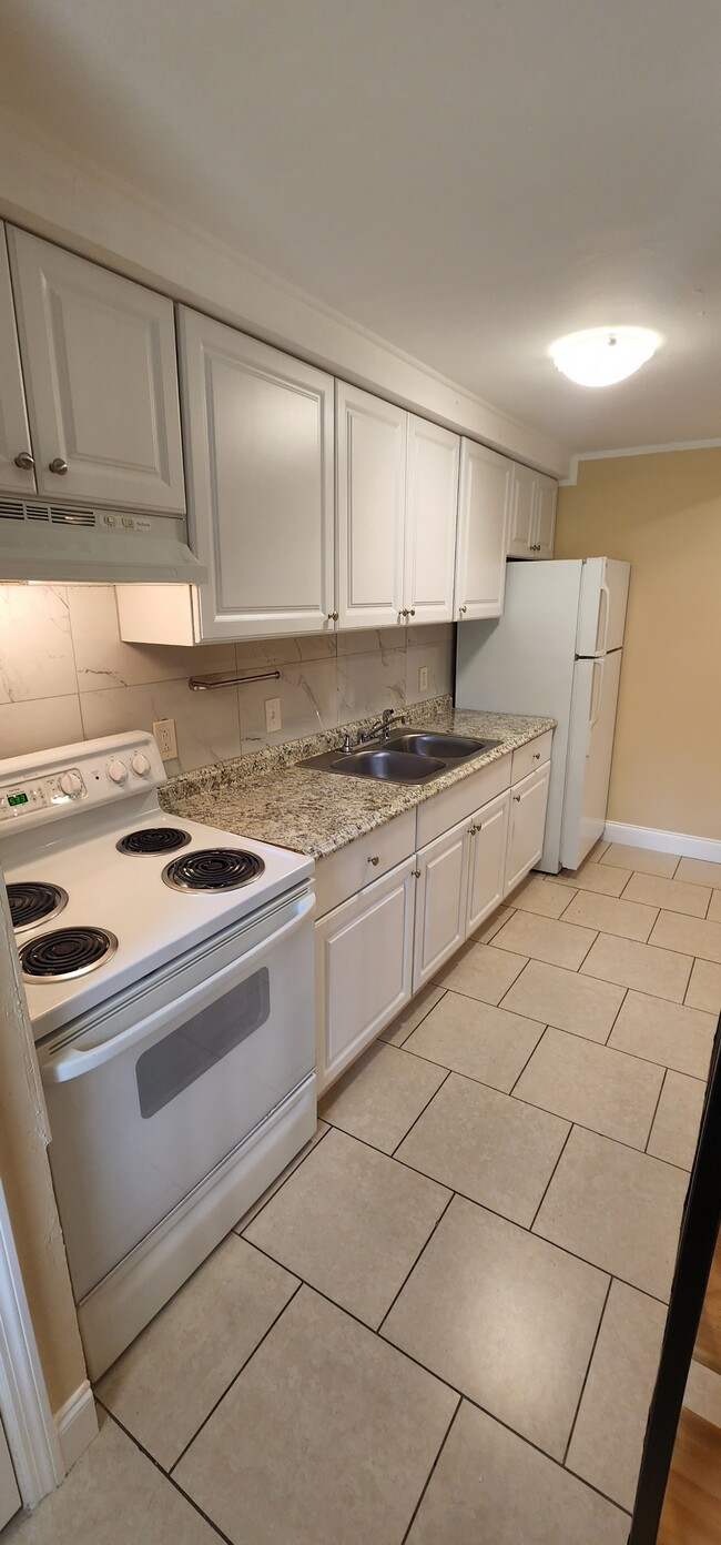 Building Photo - 7206 Cypress Dr