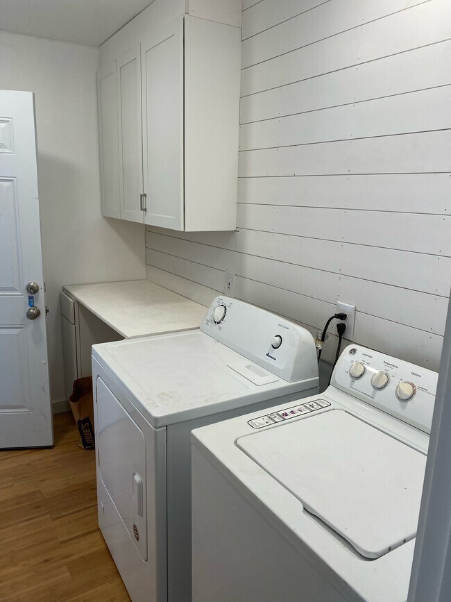 new laundry room - 1421 N Cherry St