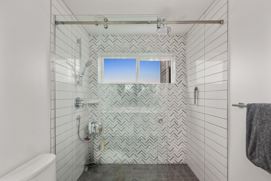 Building Photo - 4726 S Juneau St