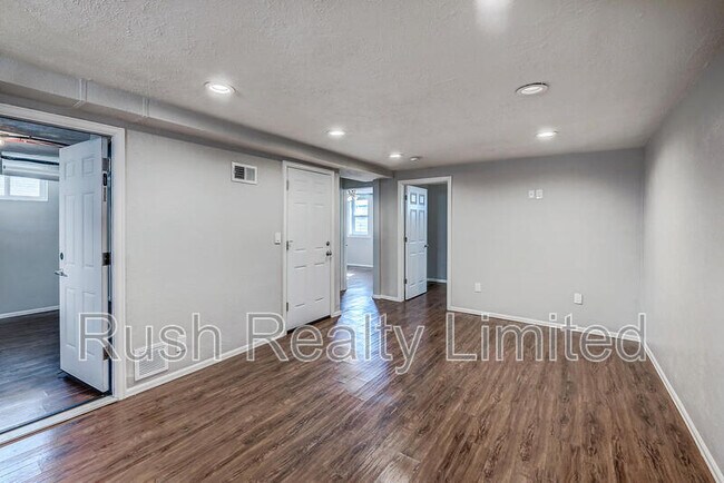 Building Photo - 4745 W 13th Ave