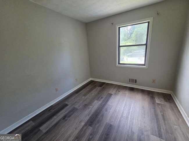 Building Photo - 5034 Cherokee Ct