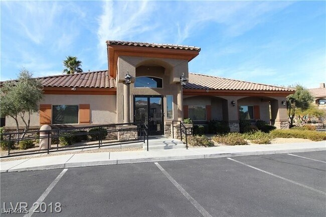 Building Photo - 7701 W Robindale Rd