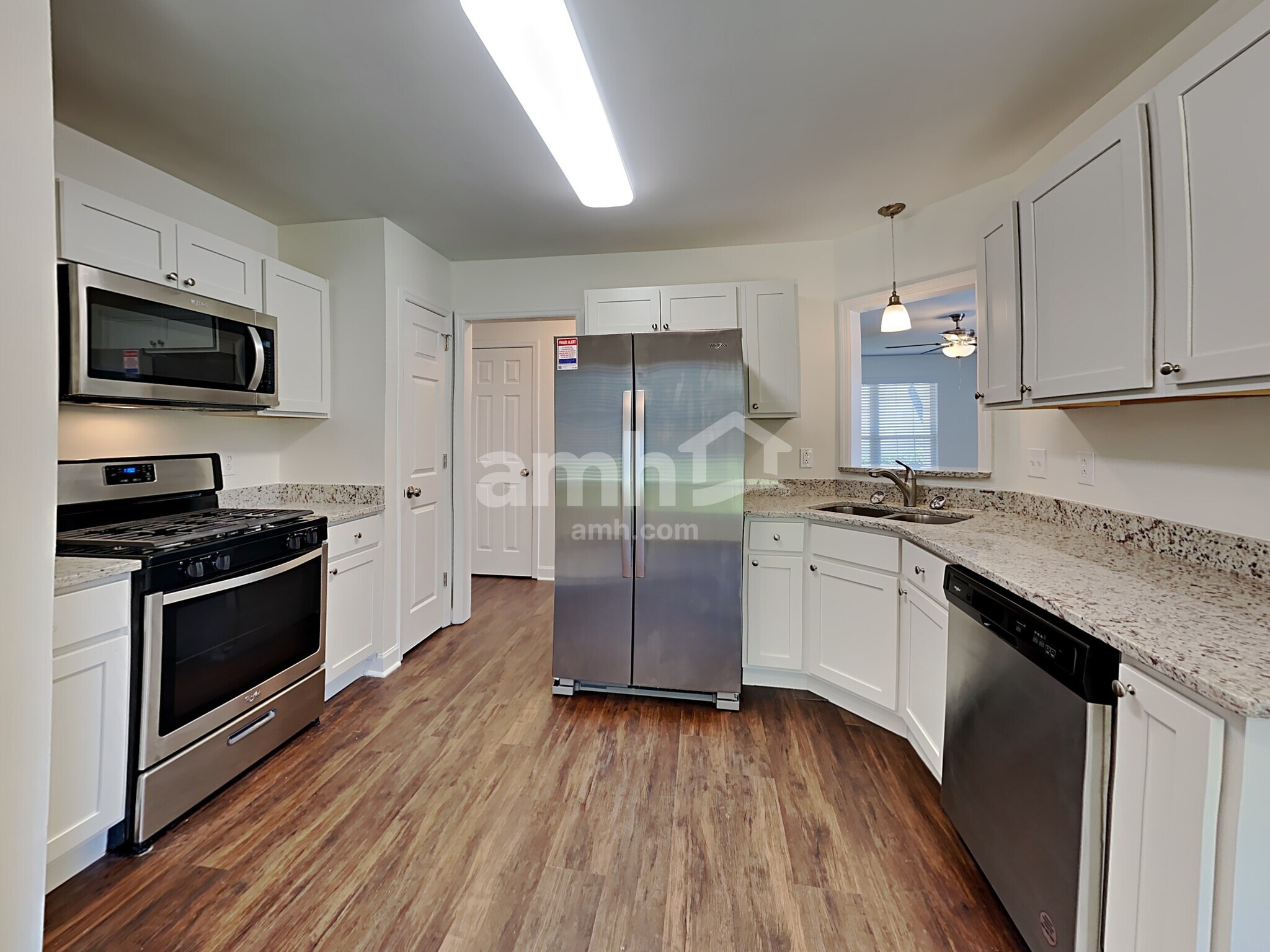 Building Photo - 2807 Sutherland Dr