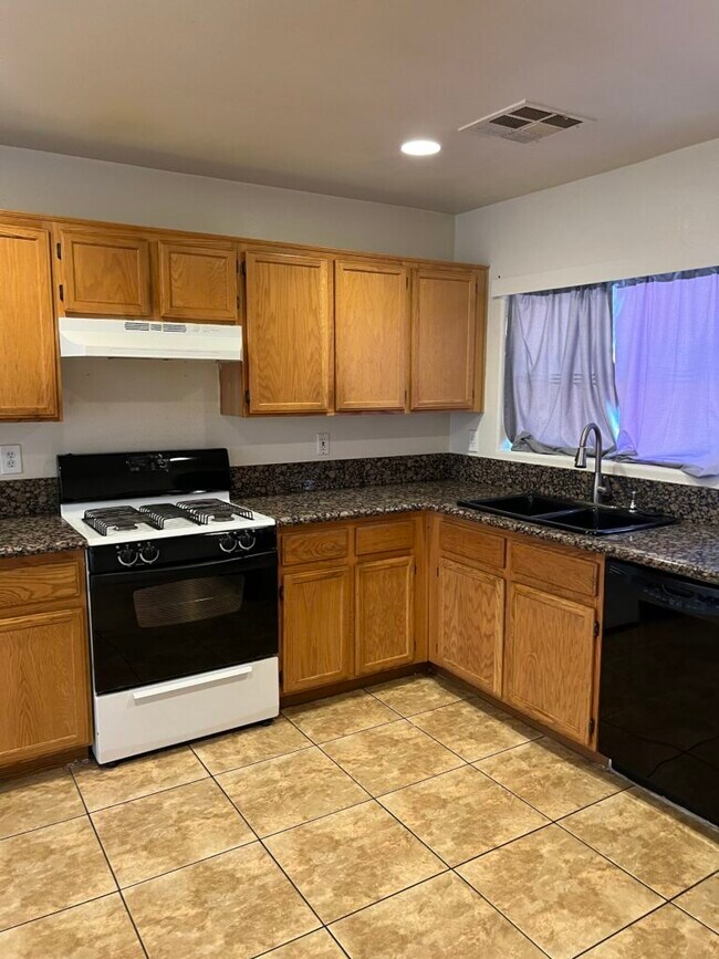 Building Photo - 2275 Windmill Grove Ct