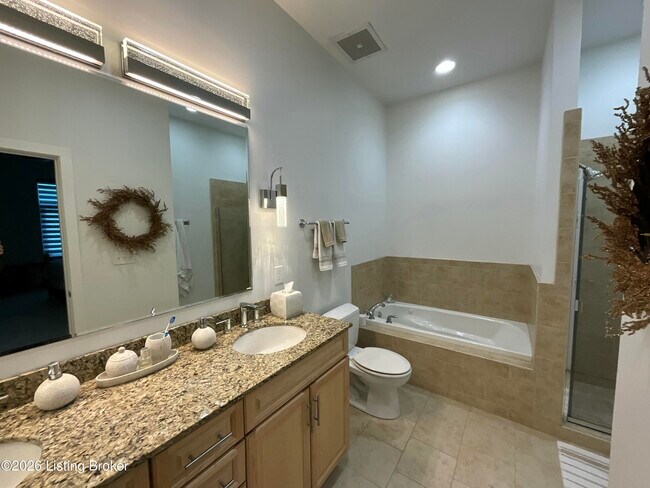 Building Photo - 324 E Main St