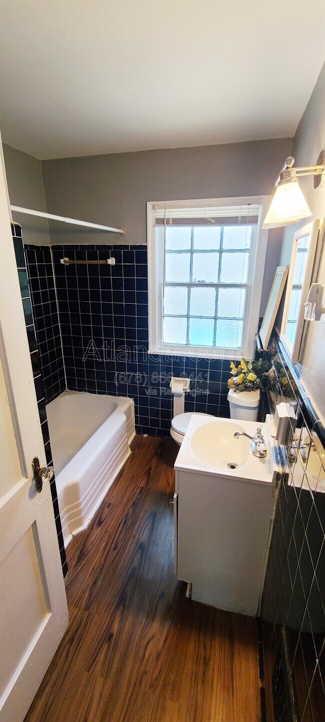 Building Photo - 1318 Ormewood Ave SE