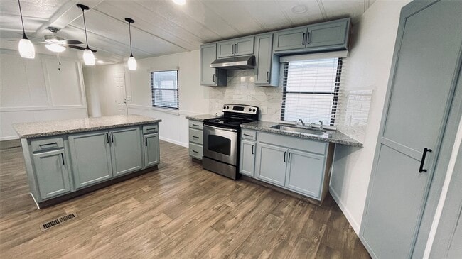 Building Photo - 21615 Erika Ct