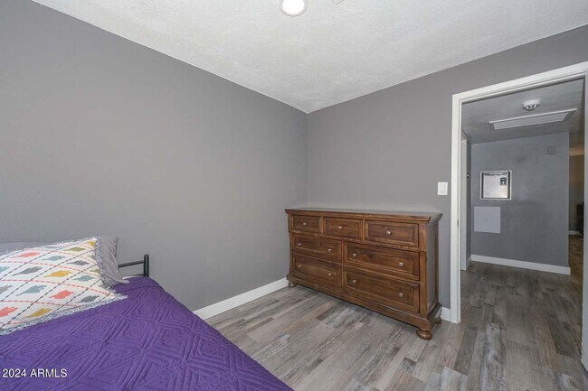 Building Photo - 13052 N 40th Pl