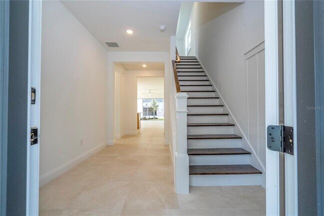 Building Photo - 2180 Forest Cir