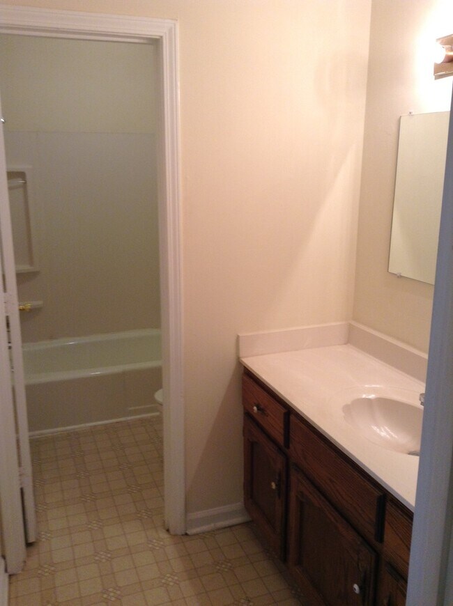 Building Photo - Five Points 3br - Fall 2026 Prelease