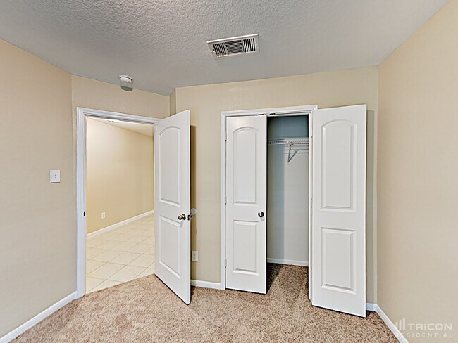 Building Photo - 733 Totem Trail Dr