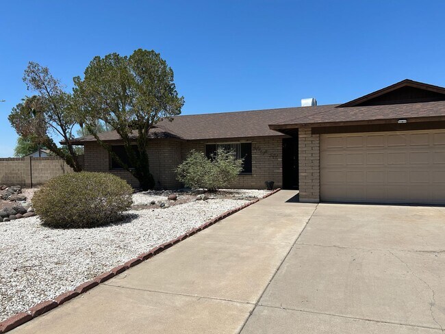 Primary Photo - 4 BEDROOM HOME WITH PRIVATE POOL